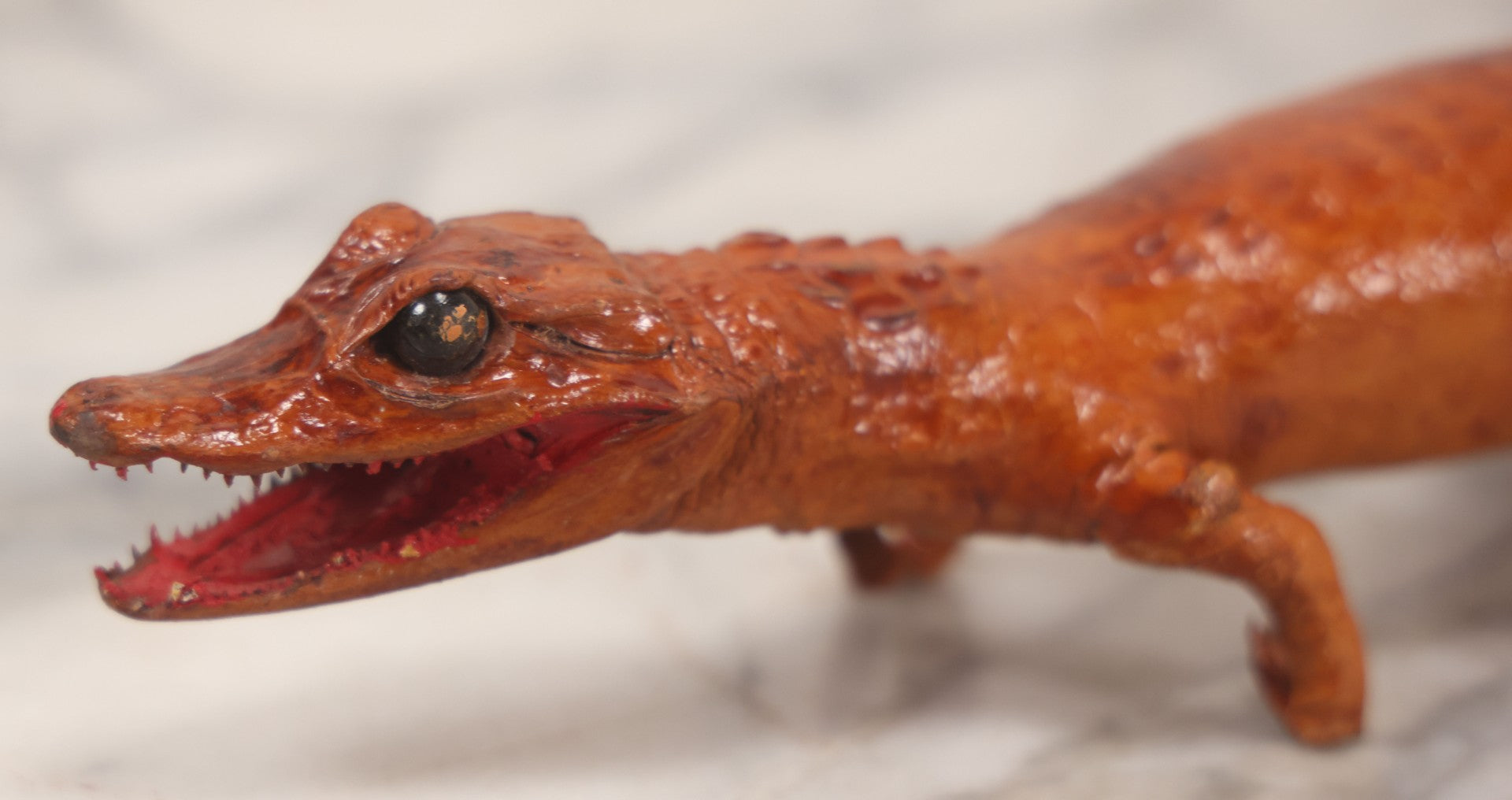 Lot 030 - Vintage Taxidermy Caiman Alligator, Made In Colombia, 18-1/2" L