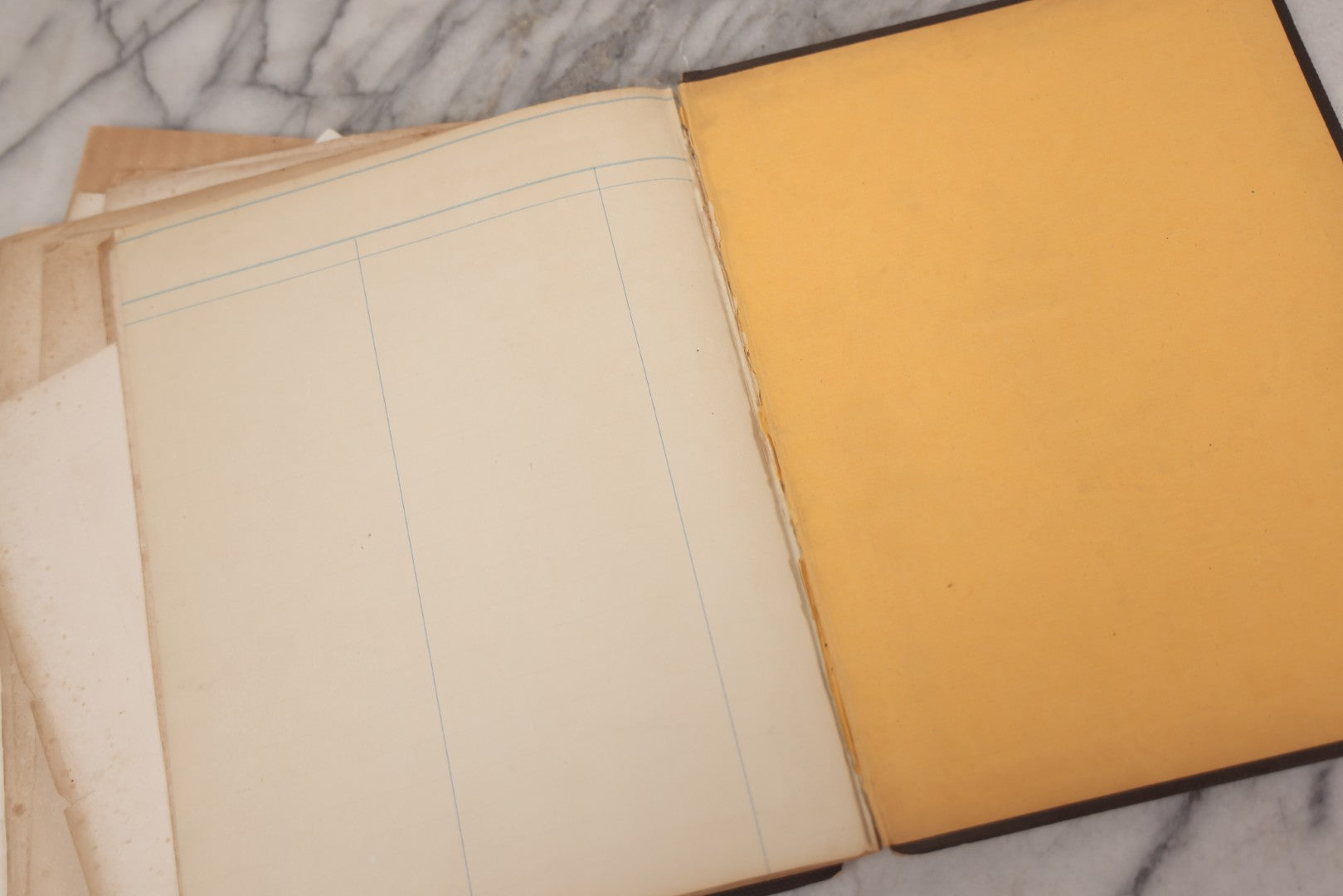 Lot 048 - Antique Salesman's Dummy Subscription Sample Book For "The Southern Rebellion," With Gilded "Specimen" Cover, Dozens Of Engravings By H. Wright Smith, Mostly Of Civil War Military Leaders, Subscriber Ledger