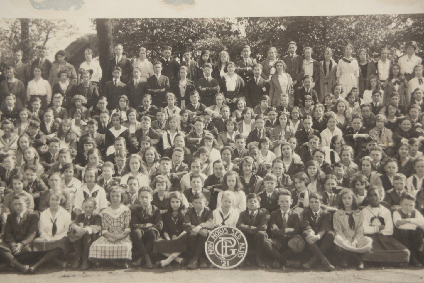 Lot 066 - Antique Eighth Grade 1921 Class Photo In Frame, George Pinkham Institute, With Latin Motto "Non Nobis Sed Aliis" ("Not For Ourselves, But For Others"), 18-3/4" x 8-3/4"