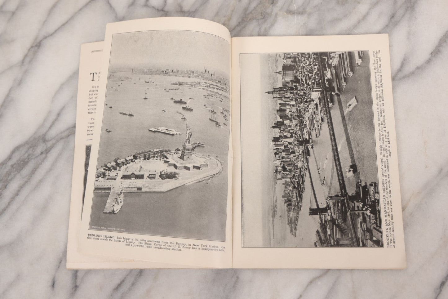 Lot 069 - Vintage "New York City Of Marvels" Tourism Booklet, With Photographs And Descriptions Showcasing 50+ Buildings And Attractions Of New York City, Published By United Postal Card Co., Brooklyn, 1929