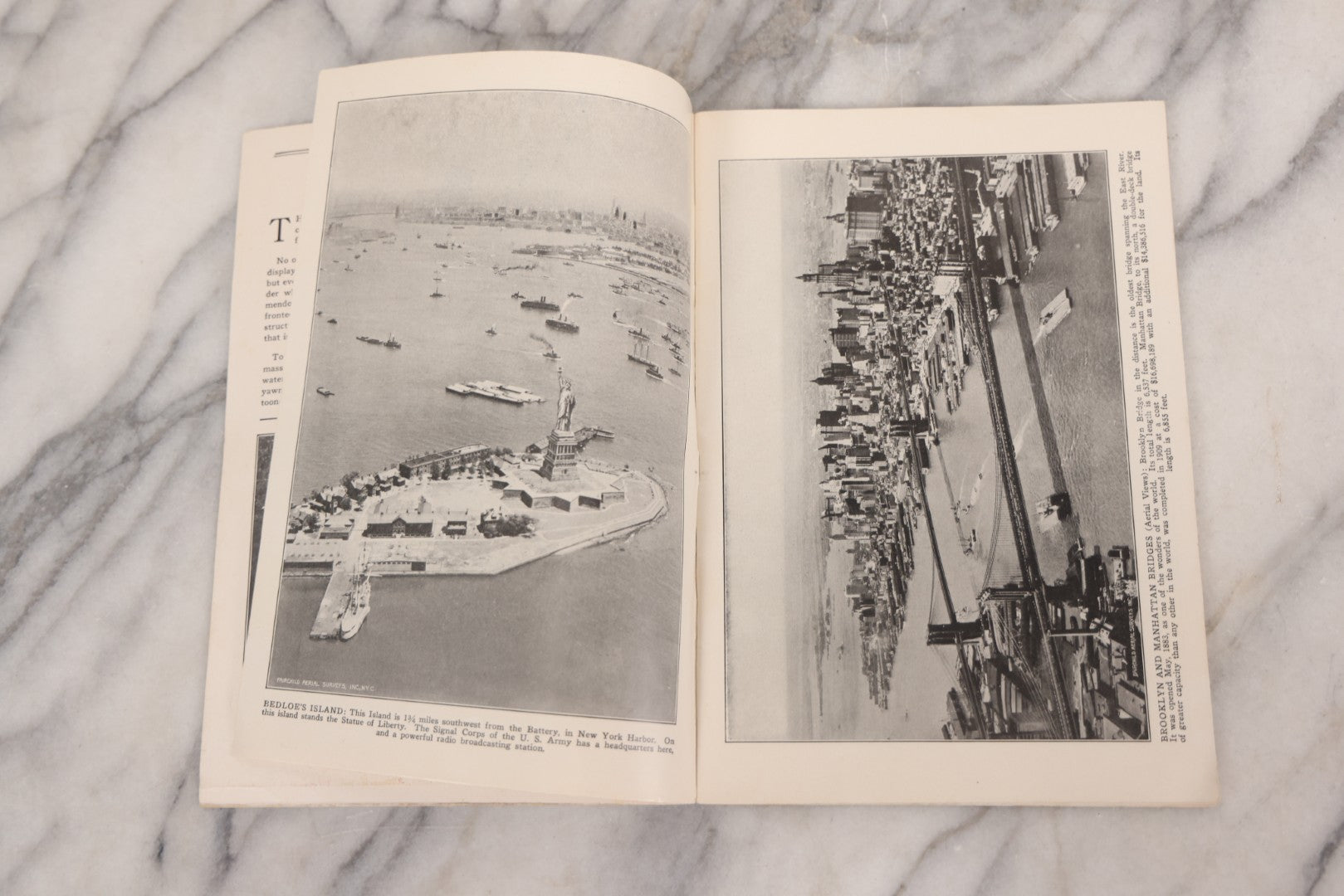 Lot 069 - Vintage "New York City Of Marvels" Tourism Booklet, With Photographs And Descriptions Showcasing 50+ Buildings And Attractions Of New York City, Published By United Postal Card Co., Brooklyn, 1929