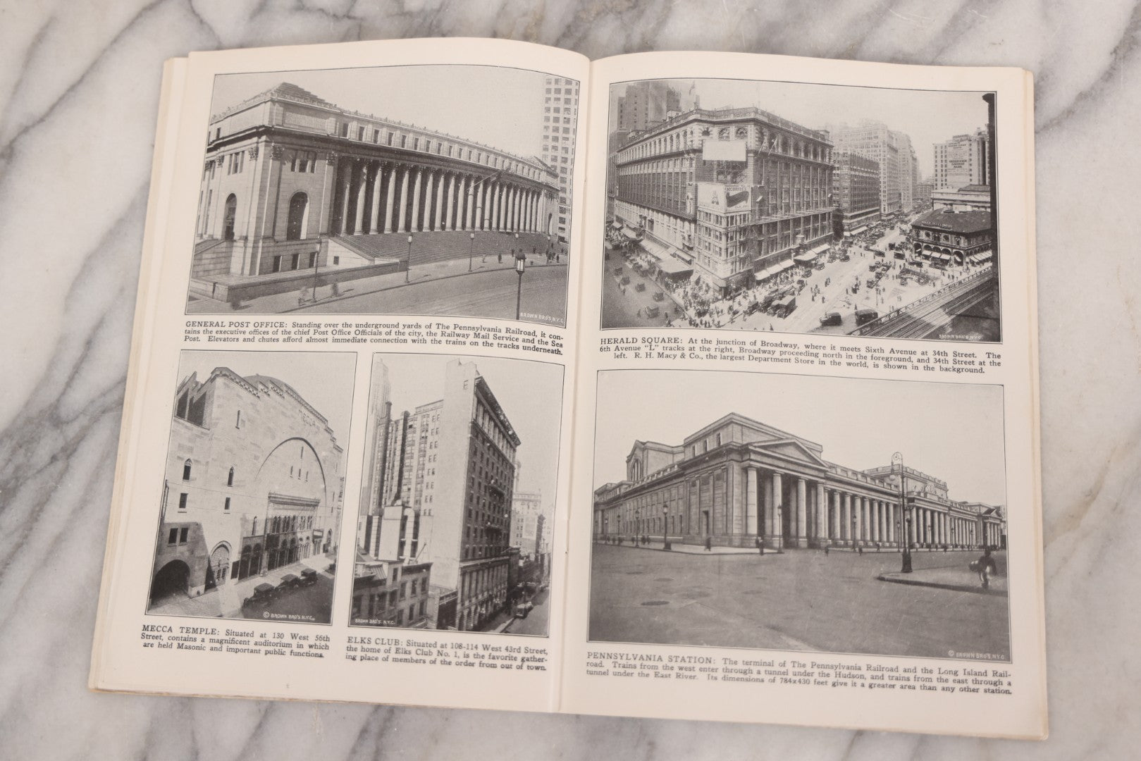 Lot 069 - Vintage "New York City Of Marvels" Tourism Booklet, With Photographs And Descriptions Showcasing 50+ Buildings And Attractions Of New York City, Published By United Postal Card Co., Brooklyn, 1929