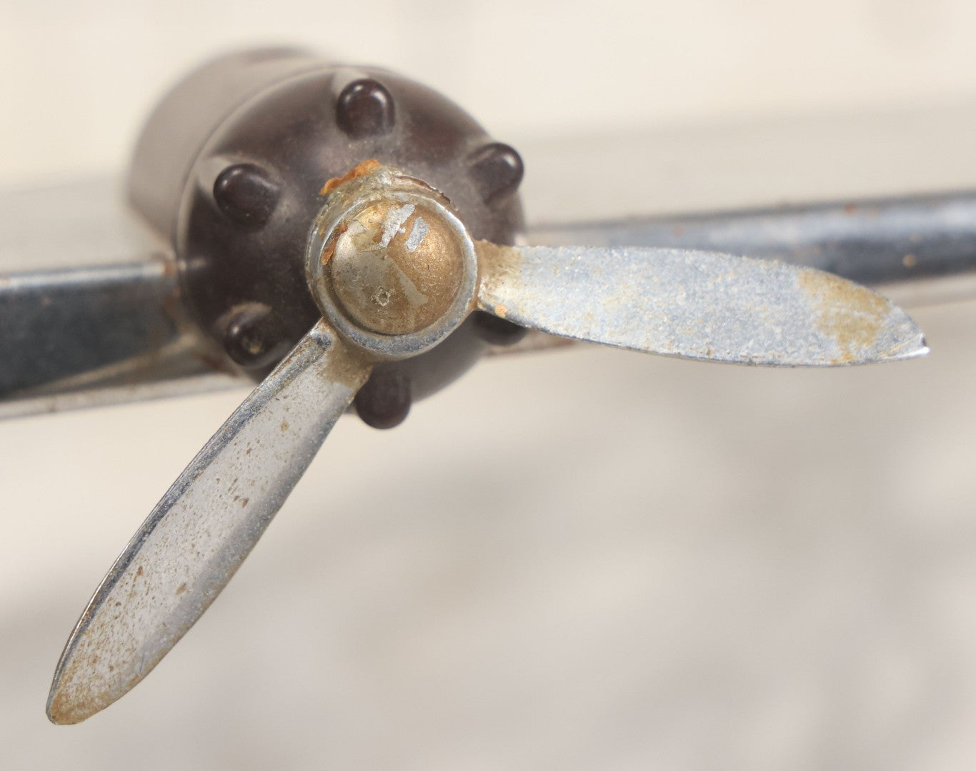 Lot 011 - Vintage Bakelite Airplane Form Clock With Internal Lamp, Note Clock Does Not Work And Both Propellers Missing One Blade