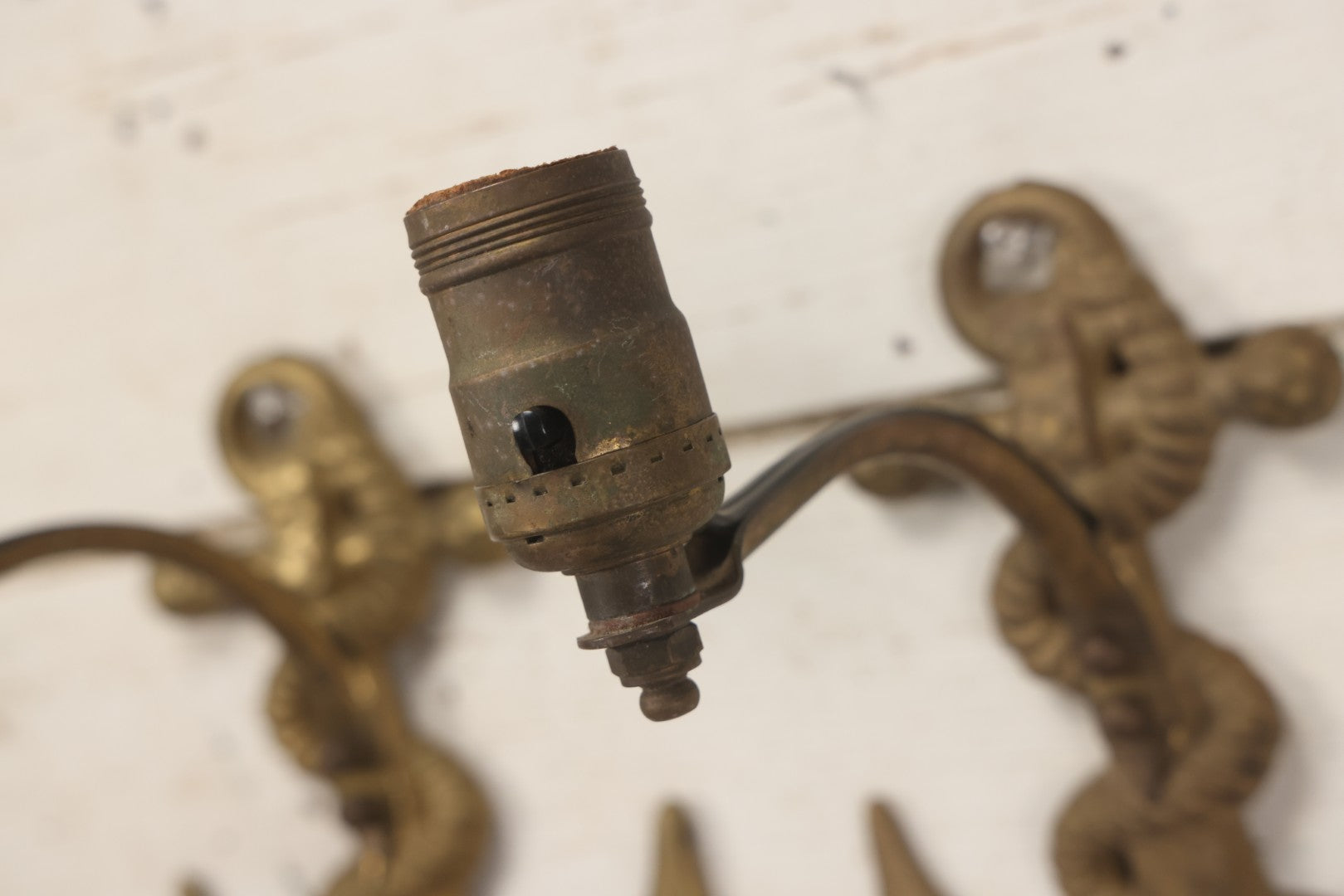 Lot 013 - Vintage Pair Of Cast Brass Nautical Anchor And Rope Wall Mount Lamps, Rewired And Working