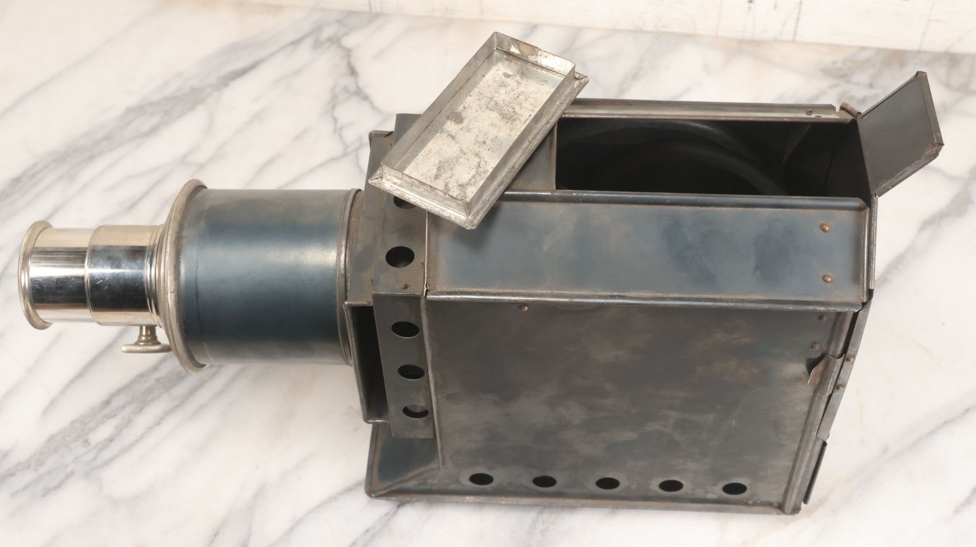 Lot 016 - Antique Magic Lantern Slide Projector With Badge From The M.C. Lilley & Co., Military And Society Goods, Columbus, Ohio, Working Condition, Rewired With Grounded Plug