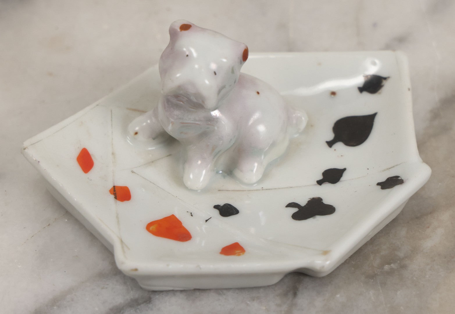 Lot 073 - Pair Of Vintage Ceramic Trinket Dish Ashtrays With Poker Hands And Puppies, Marked Made In Japan, 1-3/8" H Each
