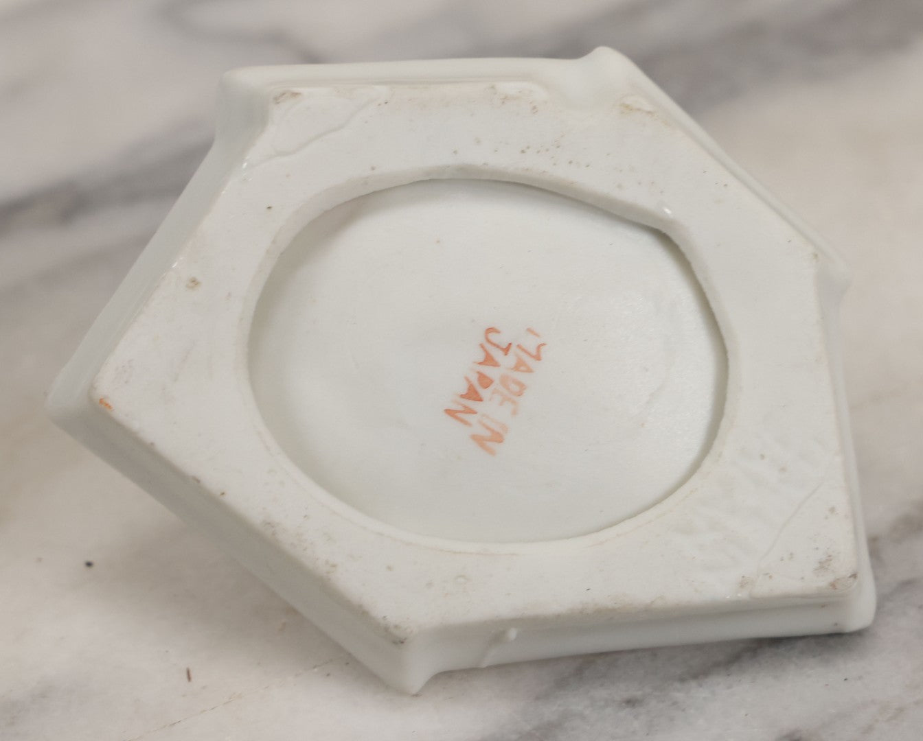 Lot 073 - Pair Of Vintage Ceramic Trinket Dish Ashtrays With Poker Hands And Puppies, Marked Made In Japan, 1-3/8" H Each