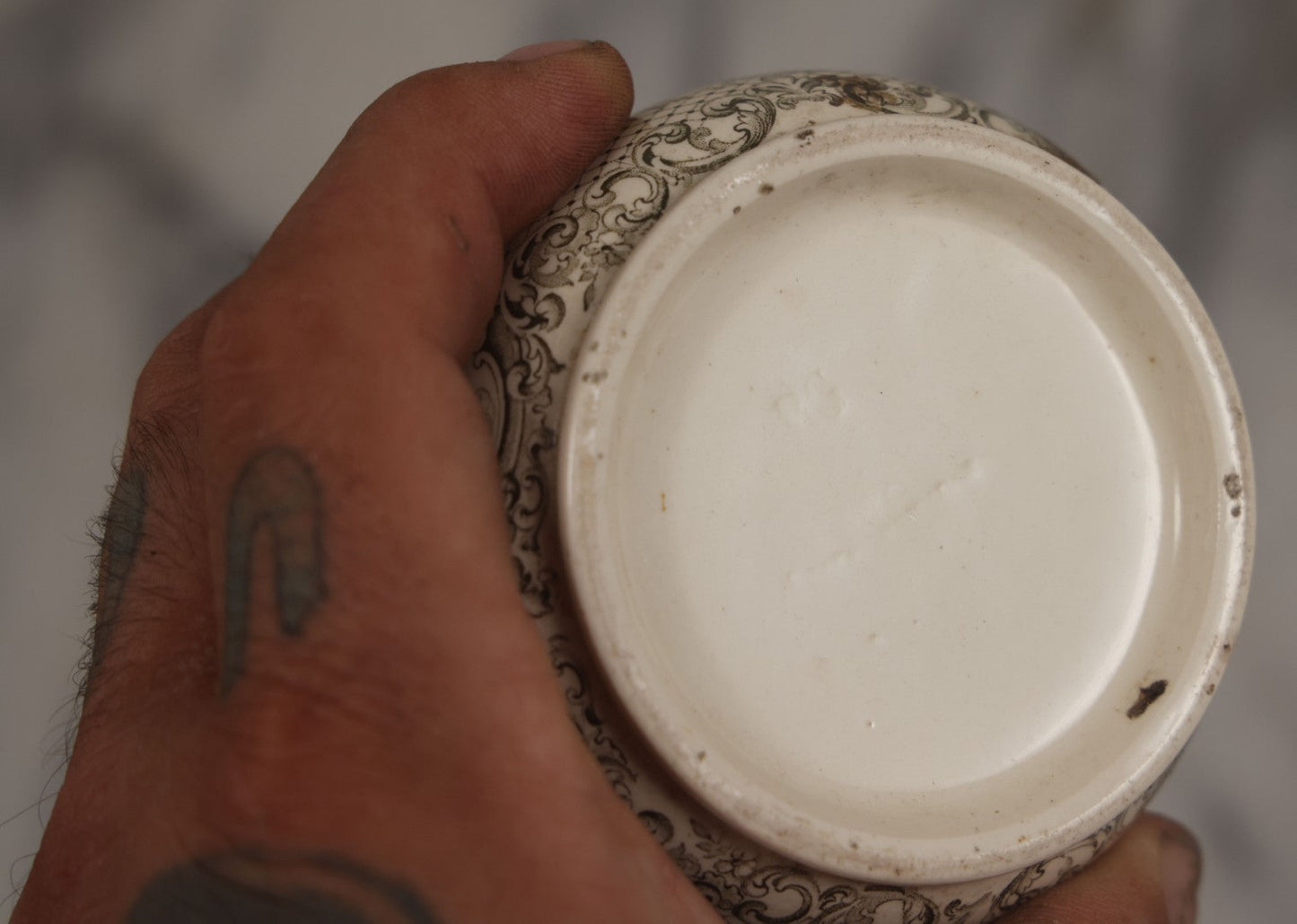 Lot 078 - Antique Roger & Gallet Paris France Ceramic Jar, "Crème De Savon Pour La Barbe" (Shaving Soap Cream), Black Transferware Decoration, 2-3/4" H