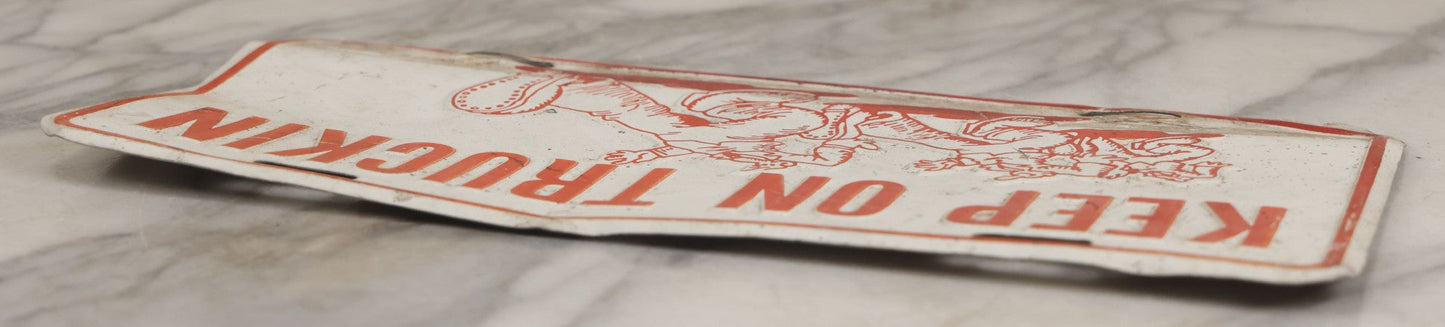 Lot 092 - Vintage “Keep On Truckin” Metal License Plate Nvoelty Sign
