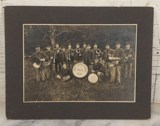 Lot 121 - Antique Boarded Photograph Of The Troy Cornet Band, Troy, New Hampshire, With Full Member Identification On Verso