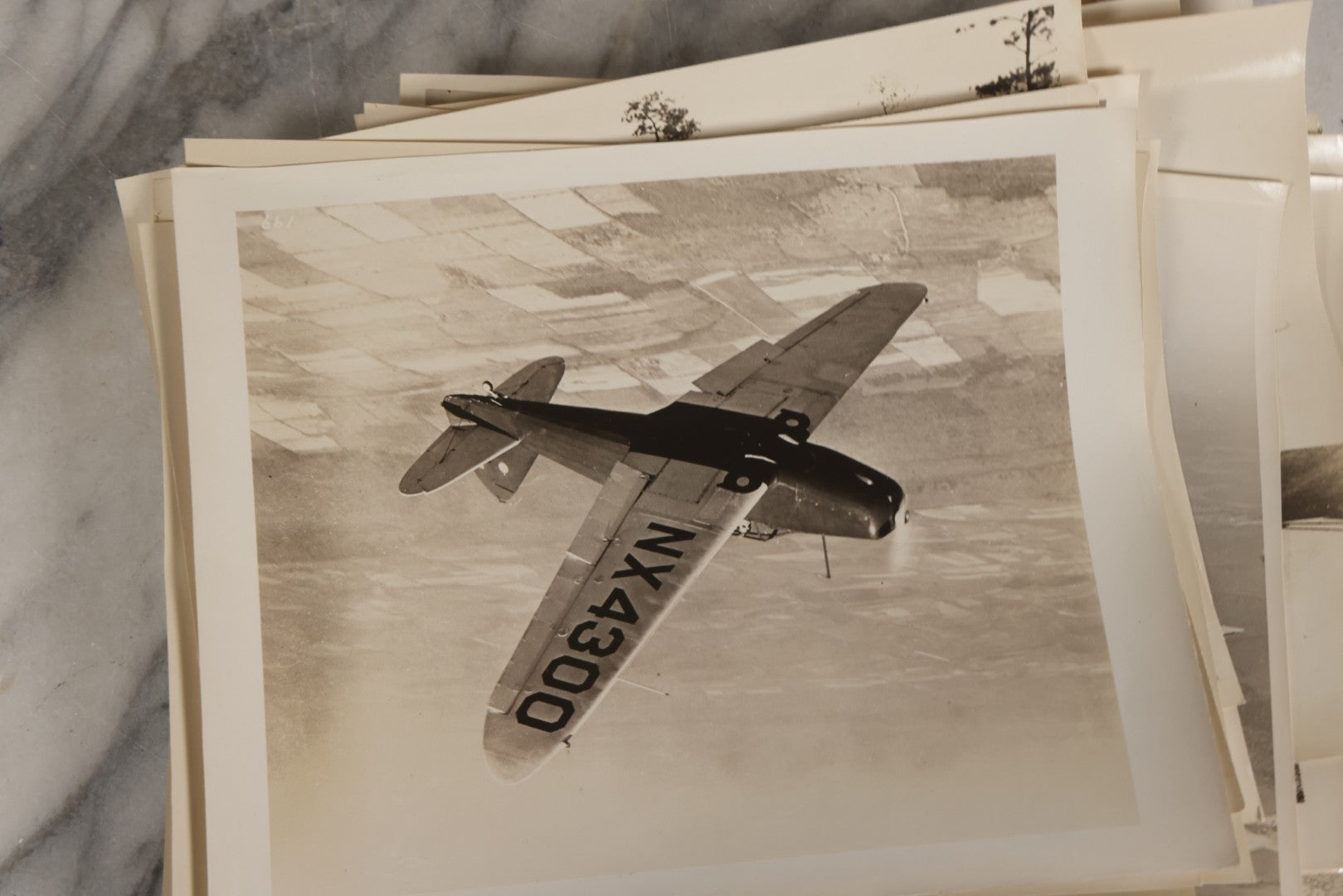 Lot 126 - Grouping Of 25+ Vintage Glossy Photographs Of Airplanes And Aviators