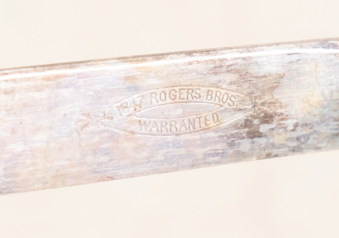 Lot 183 - Antique Six-Piece Rogers Bros. Silverplate Condiment Knife Set In Velvet Box