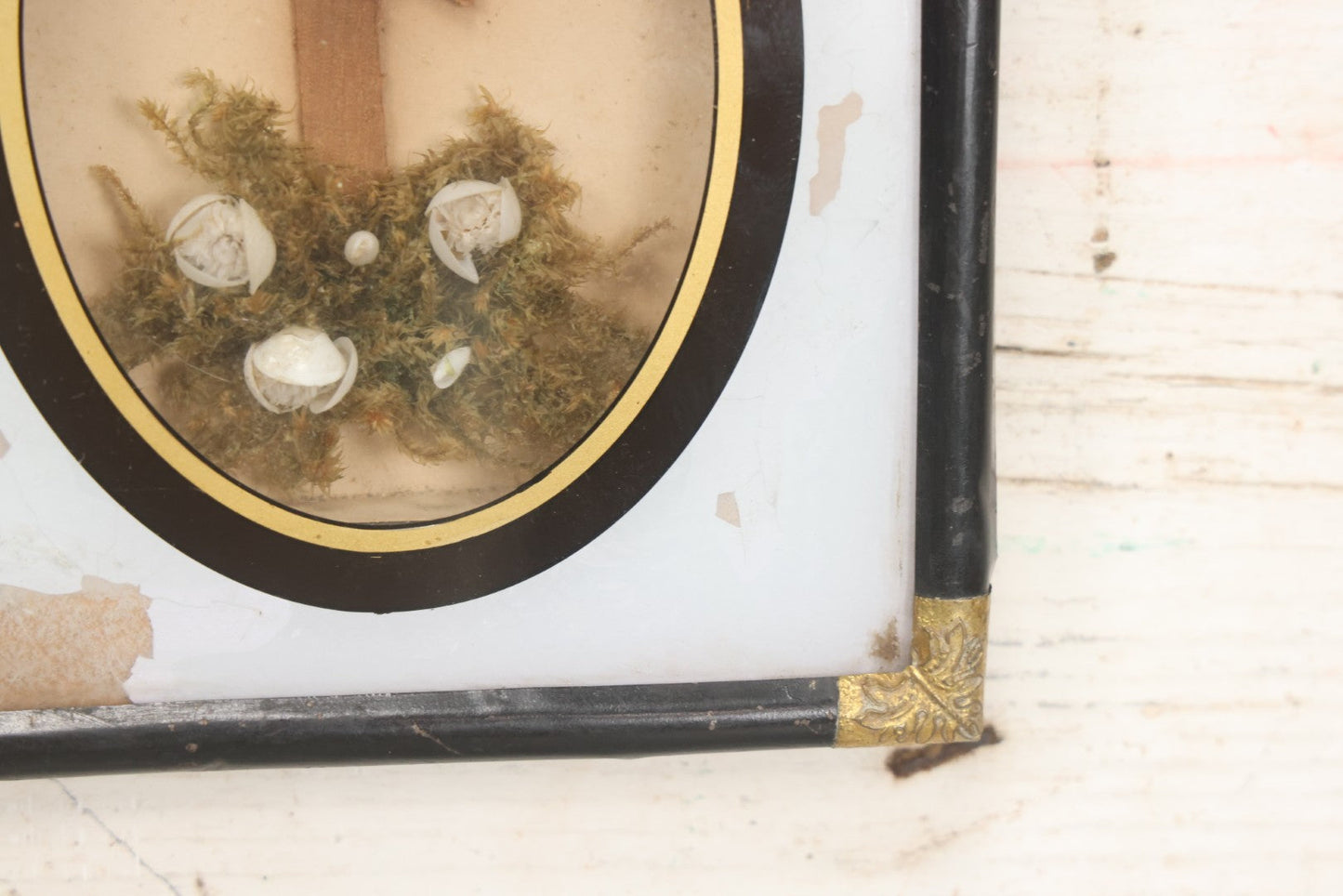 Lot 005 - Antique Shadow Box With Reverse Painted Glass And Seaweed, Shell, And Flower Cross Arrangement, Patented June 22, 1864, 5-1/4" x 6-1/8"