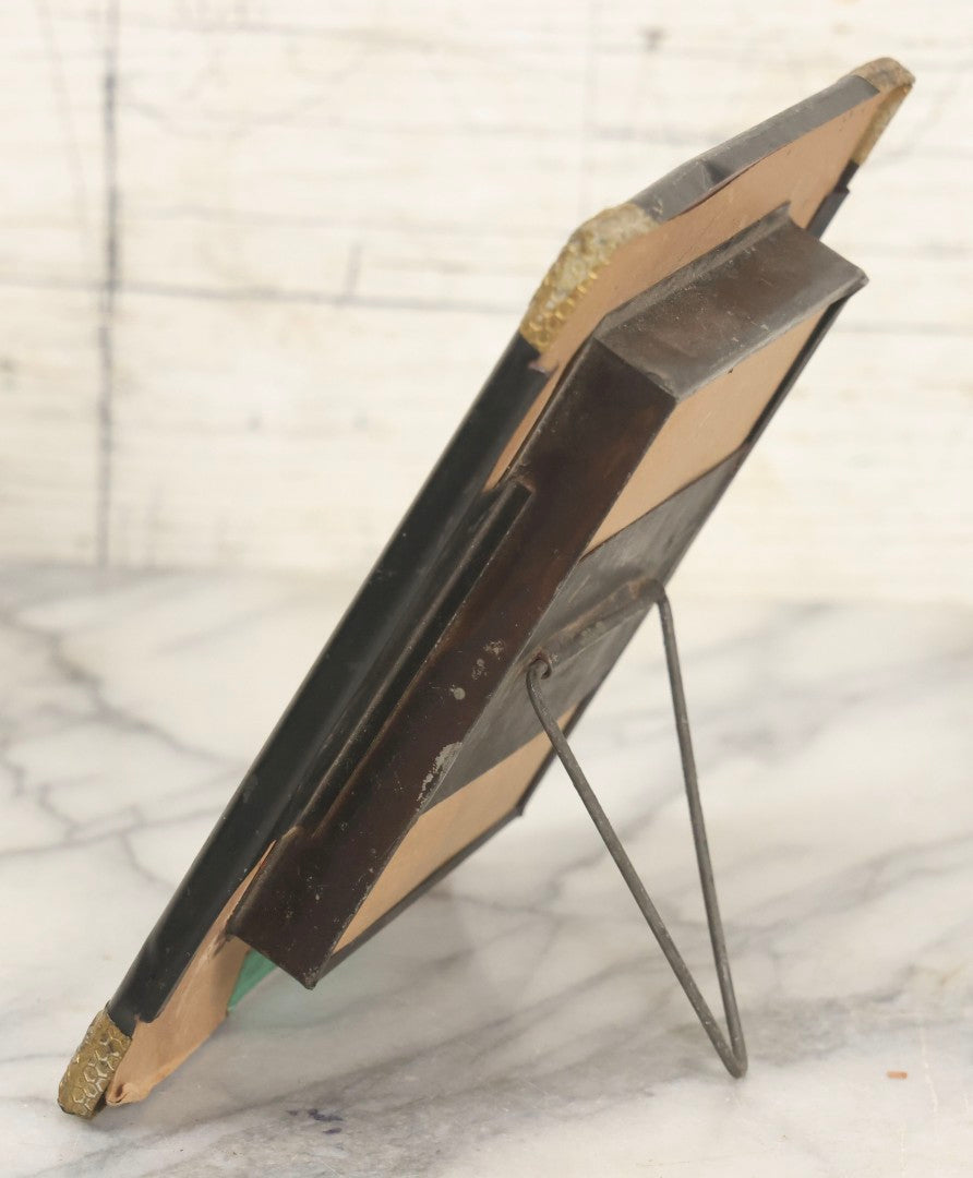 Lot 005 - Antique Shadow Box With Reverse Painted Glass And Seaweed, Shell, And Flower Cross Arrangement, Patented June 22, 1864, 5-1/4" x 6-1/8"