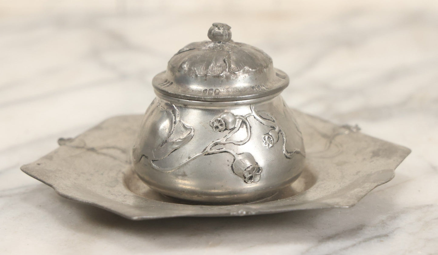 Lot 053 - Antique German Pewter Art Nouveau Inkwell With Dried Poppy Flower Motif, Stamped Germany, With Walter Kimball & Co. Boston Label, Circa Early 20th Century