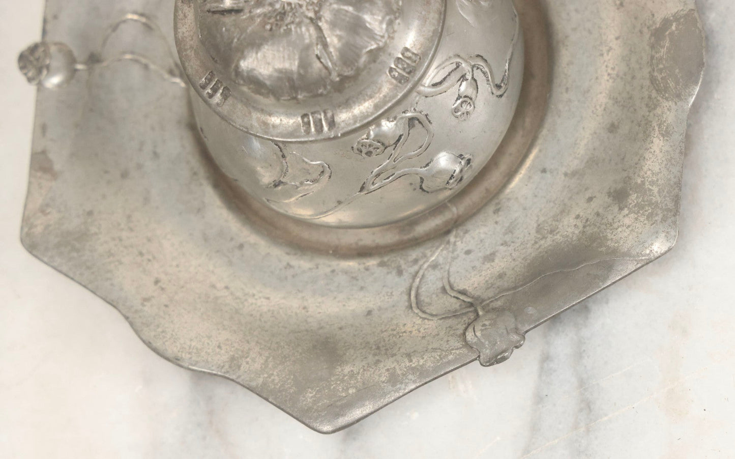 Lot 053 - Antique German Pewter Art Nouveau Inkwell With Dried Poppy Flower Motif, Stamped Germany, With Walter Kimball & Co. Boston Label, Circa Early 20th Century