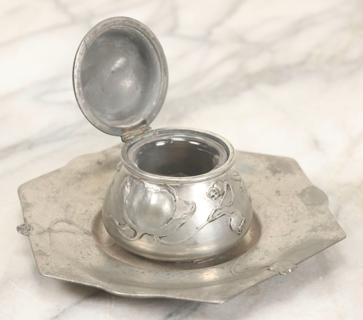 Lot 053 - Antique German Pewter Art Nouveau Inkwell With Dried Poppy Flower Motif, Stamped Germany, With Walter Kimball & Co. Boston Label, Circa Early 20th Century