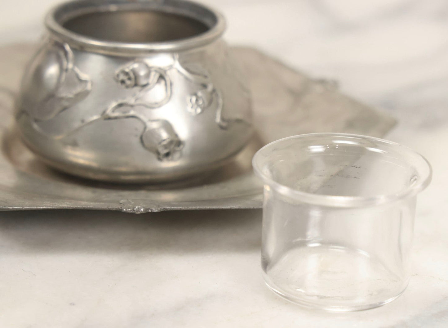 Lot 053 - Antique German Pewter Art Nouveau Inkwell With Dried Poppy Flower Motif, Stamped Germany, With Walter Kimball & Co. Boston Label, Circa Early 20th Century