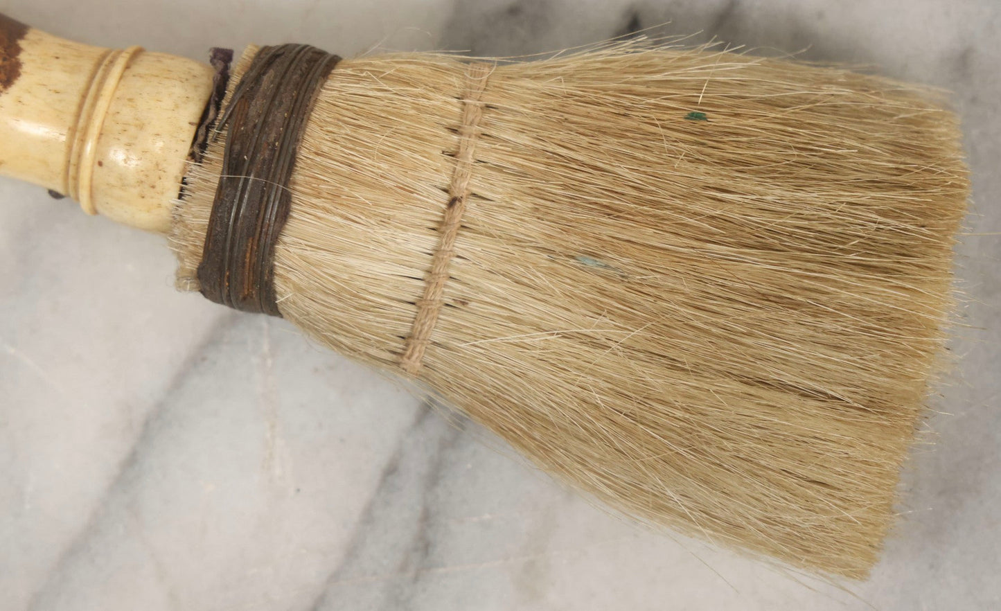 Lot 070 - Antique Horsehair Brush With Animal Bone Handle