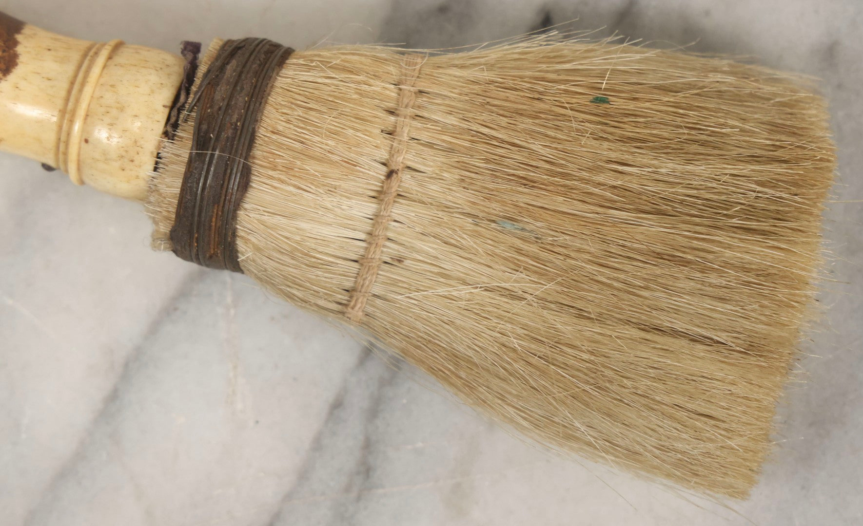 Lot 070 - Antique Horsehair Brush With Animal Bone Handle