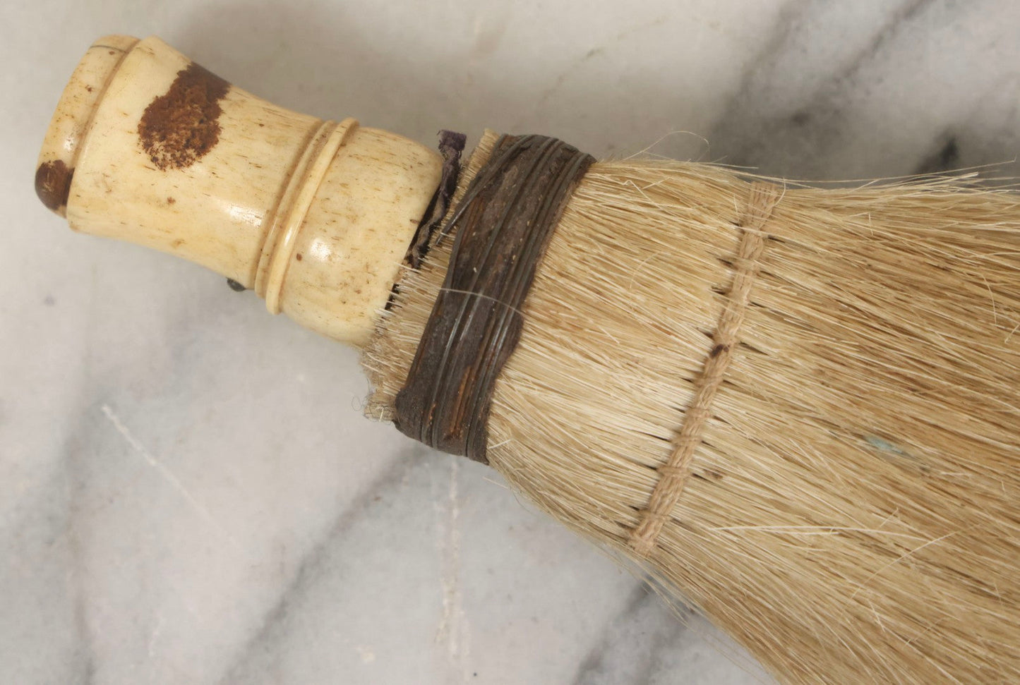 Lot 070 - Antique Horsehair Brush With Animal Bone Handle