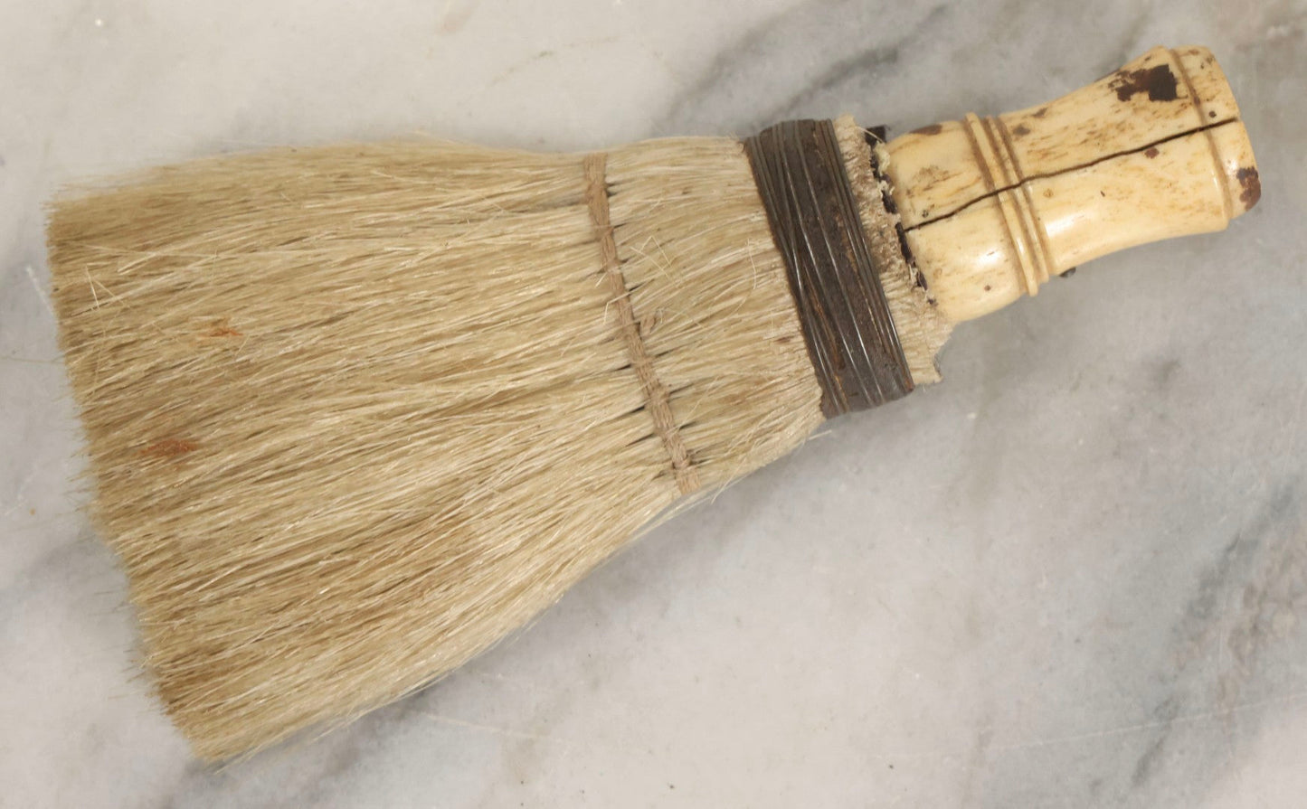 Lot 070 - Antique Horsehair Brush With Animal Bone Handle