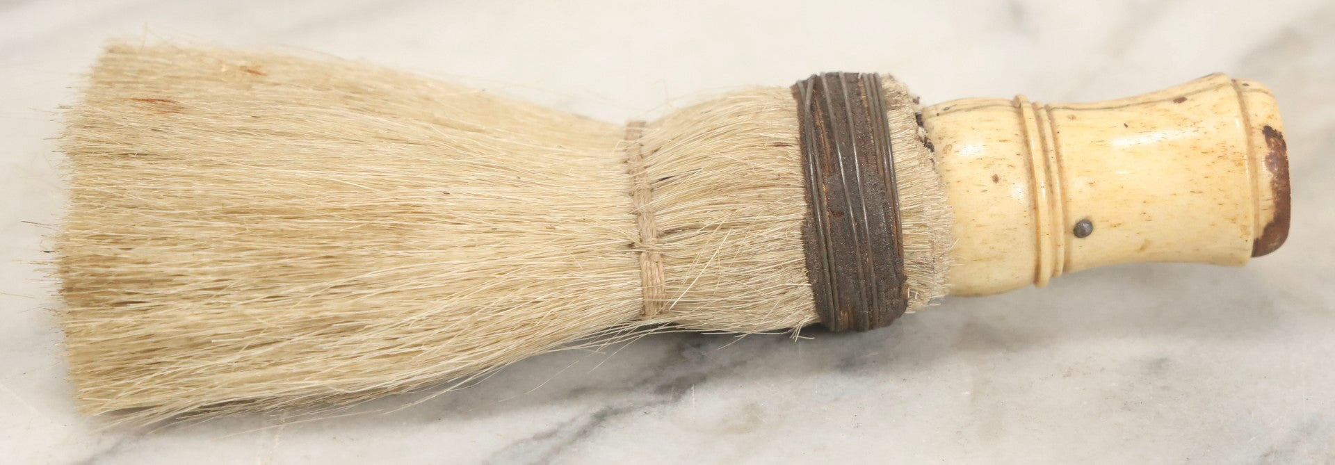Lot 070 - Antique Horsehair Brush With Animal Bone Handle