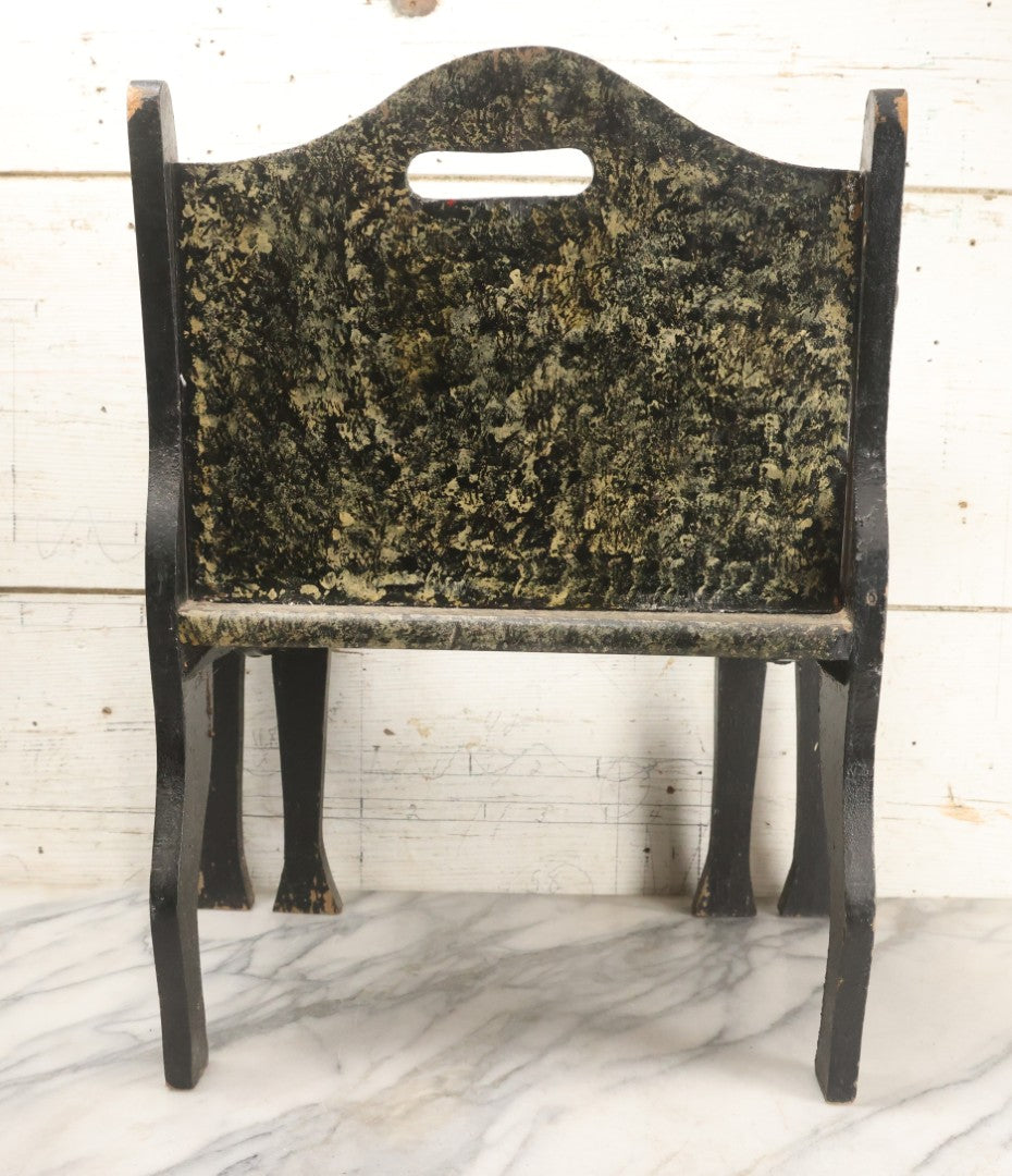 Lot 001 - Vintage Folk Art Wooden Black Cat Child's Seat With Red Bow Ties And Domed Eyes, Hand Painted With Sponge Painted Texture Finish, Circa 1930s