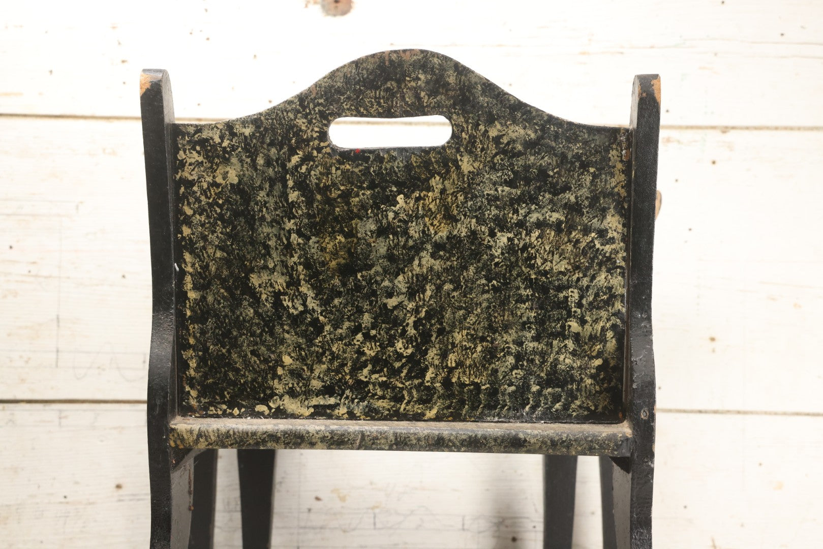 Lot 001 - Vintage Folk Art Wooden Black Cat Child's Seat With Red Bow Ties And Domed Eyes, Hand Painted With Sponge Painted Texture Finish, Circa 1930s