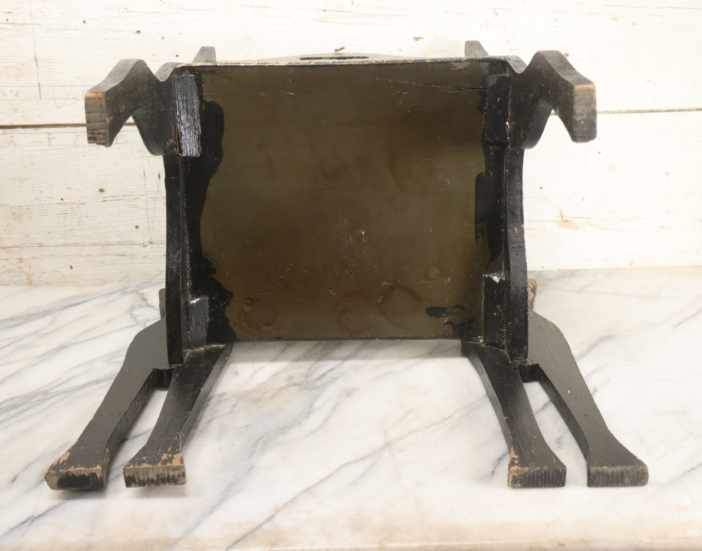 Lot 001 - Vintage Folk Art Wooden Black Cat Child's Seat With Red Bow Ties And Domed Eyes, Hand Painted With Sponge Painted Texture Finish, Circa 1930s