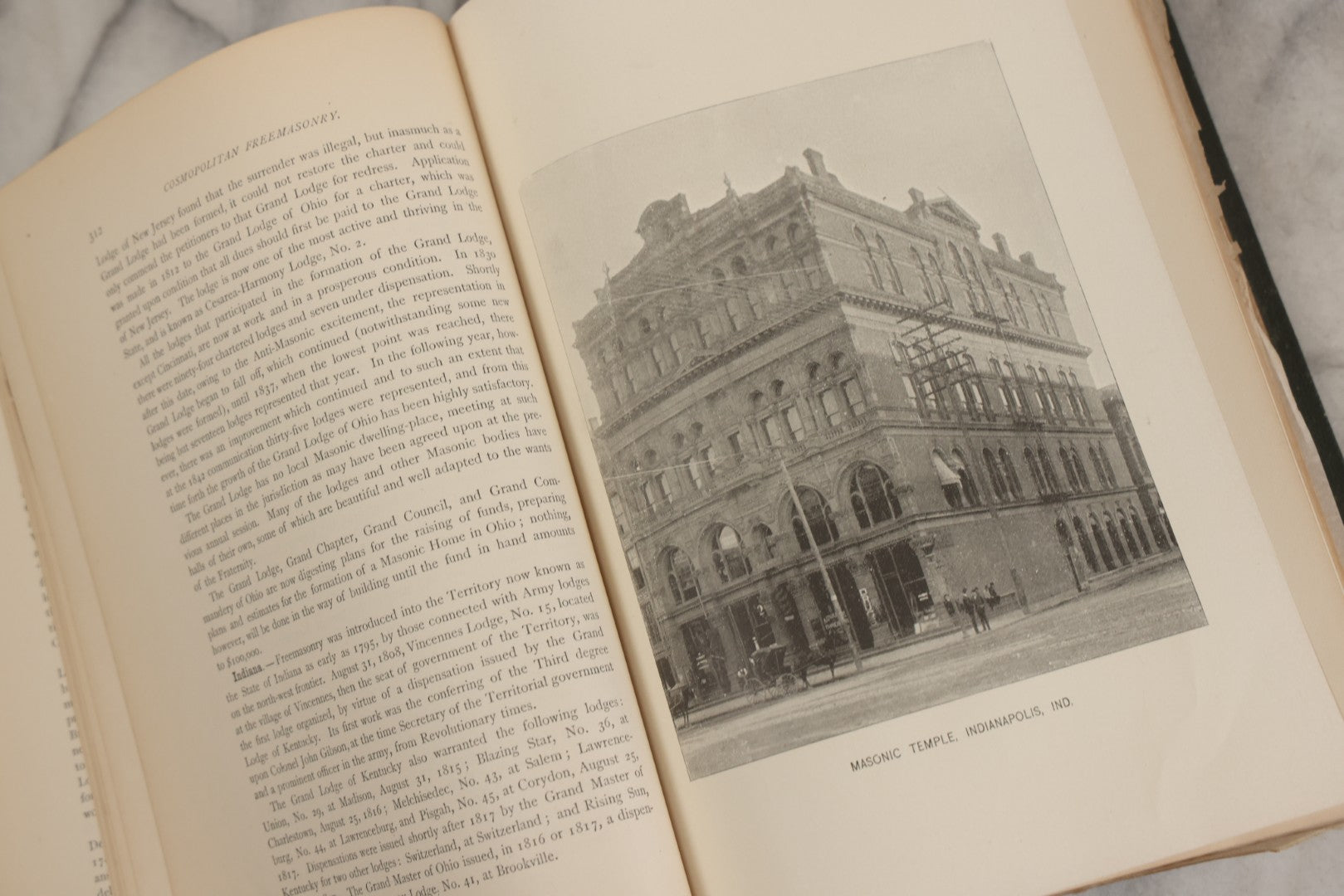 Lot 017 - "History Of Freemasonry And Concordant Orders" Antique Illustrated Masonic Reference Book By A Board Of Editors, Published By The Fraternity Publishing Company, Boston And New York, 1891