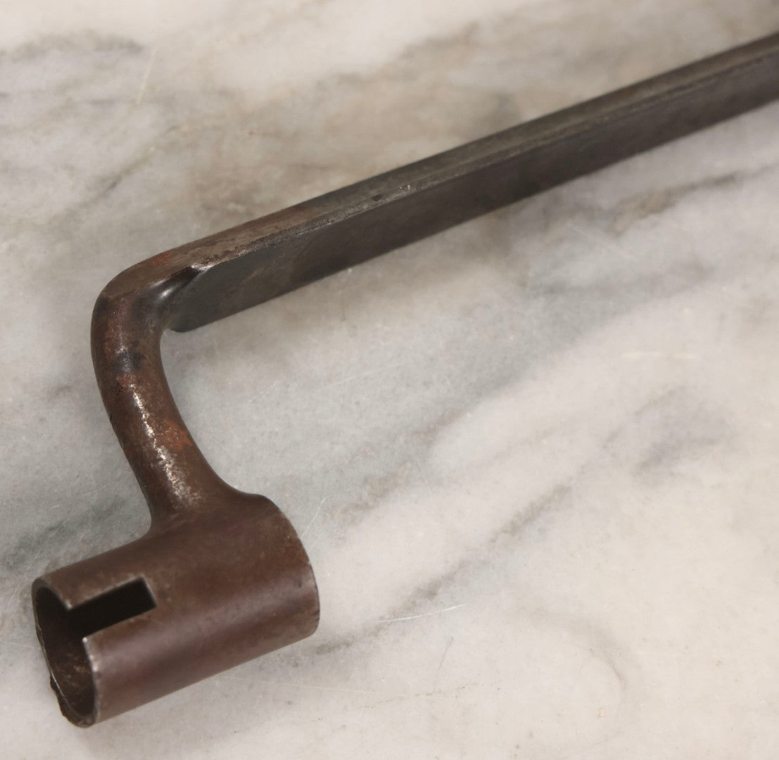 Lot 034 - Antique U.S. Socket Bayonet With "Us" Tang Stamp And Cylindrical Socket, Inconclusive Model/Authenticity, 19-1/2" L