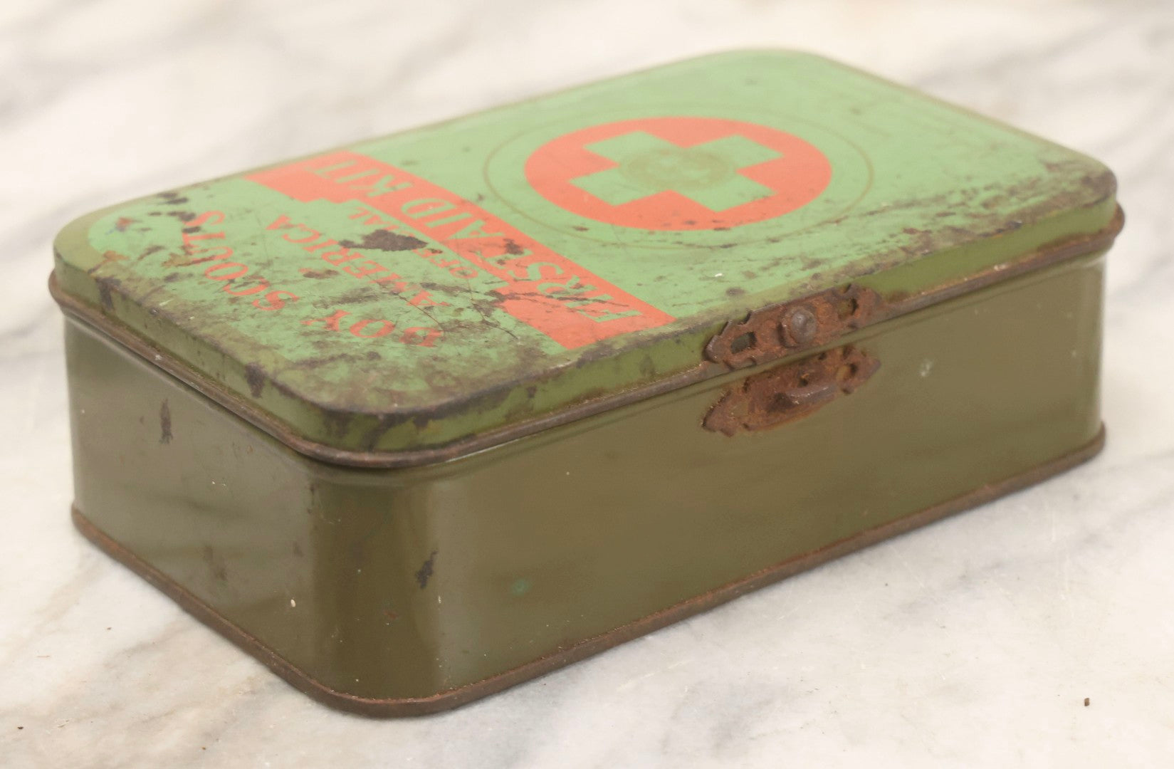 Lot 073 - Grouping Of Three Vintage And Antique Medical Tins — Boy Scouts Of America First Aid Kit, Seidlitz Powders, And Dustfoe No. 66 Respirator