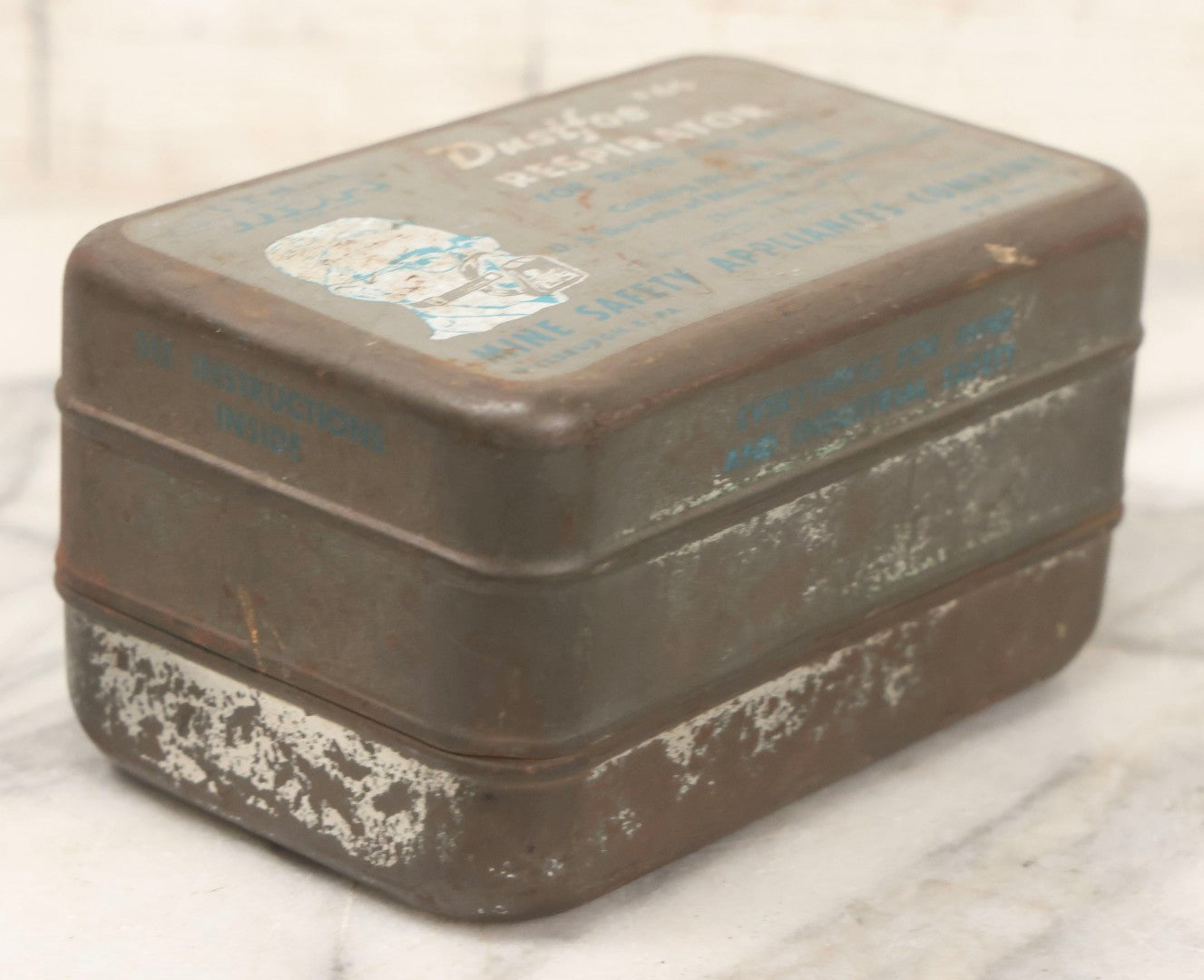 Lot 073 - Grouping Of Three Vintage And Antique Medical Tins — Boy Scouts Of America First Aid Kit, Seidlitz Powders, And Dustfoe No. 66 Respirator