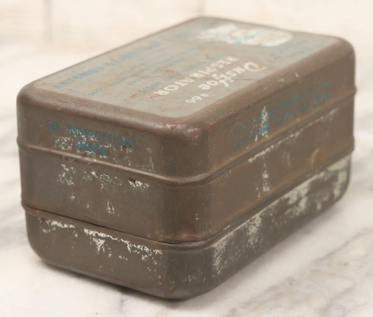 Lot 073 - Grouping Of Three Vintage And Antique Medical Tins — Boy Scouts Of America First Aid Kit, Seidlitz Powders, And Dustfoe No. 66 Respirator