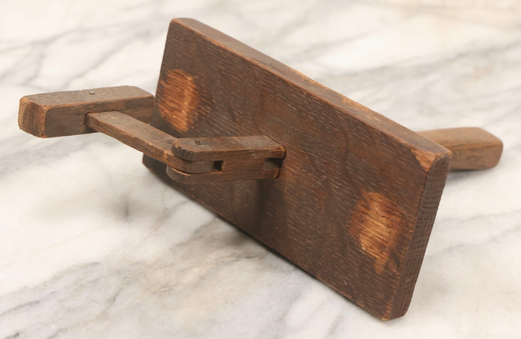 Lot 089 - Antique Folk Art Wooden Noisemaker With Swinging Jointed Hammer And Handle