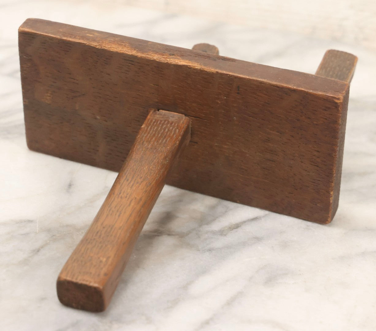 Lot 089 - Antique Folk Art Wooden Noisemaker With Swinging Jointed Hammer And Handle