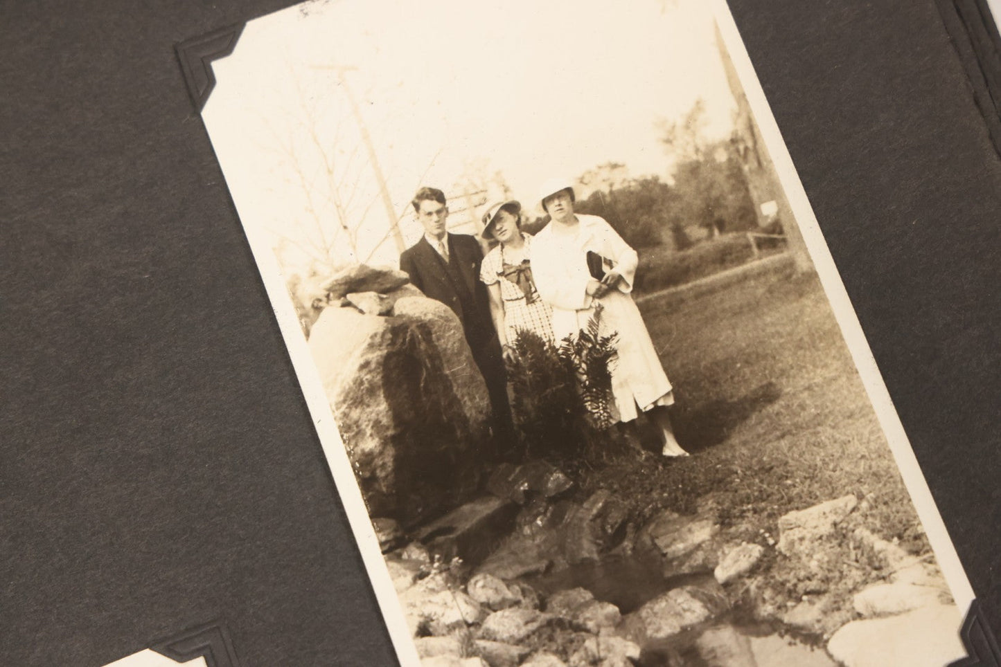 Lot 099 - Vintage Snapshot Photograph Album With 225+ Photos Of Travel And Family Life In New England And Beyond, 1925–1945