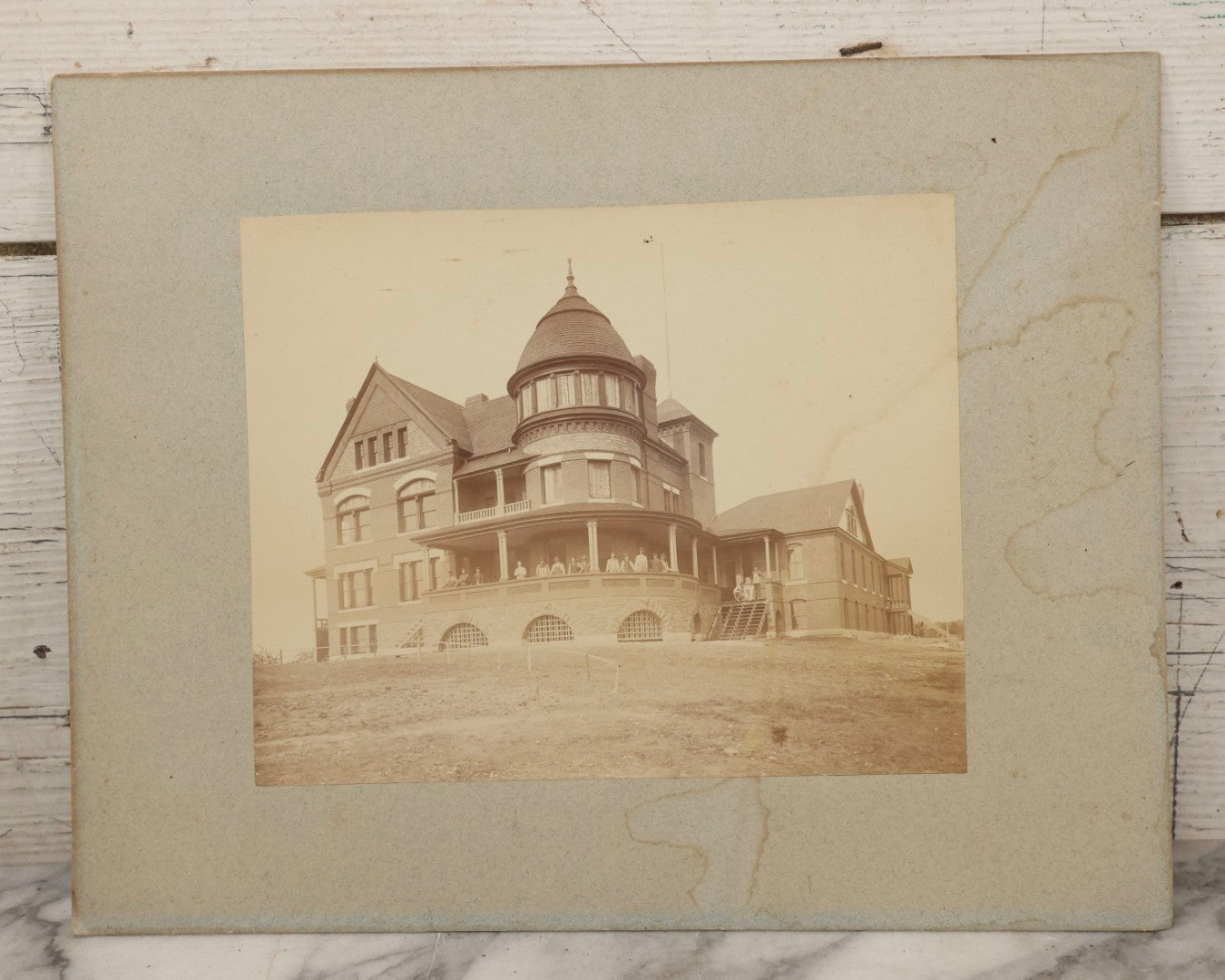 Lot 107 - Antique Boarded Occupational Photograph Of Construction Workers Building The New Hampshire Veterans Home, Tilton, New Hampshire, Photographed By Sanderson, Circa 1890