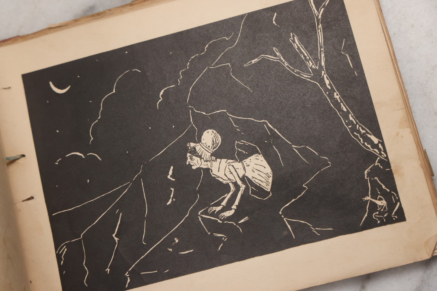 Lot 214 - "Nursery Rhymes And Melodies Of Mother Goose" Antique Illustrated Children's Book Of Verse With Silhouette Sketches By J. F. Goodridge, Published By Lee & Shepard, Boston, 1880