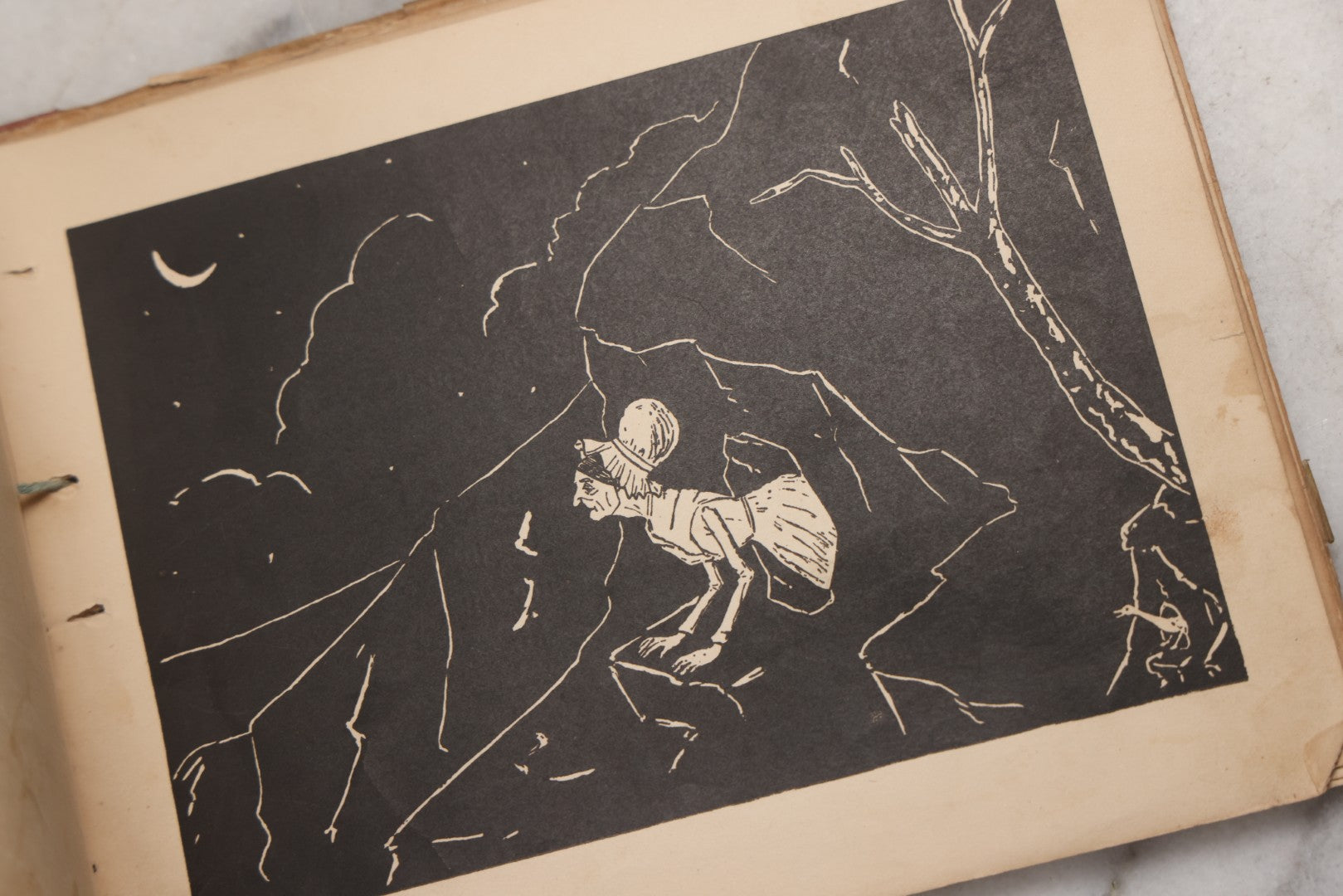 Lot 214 - "Nursery Rhymes And Melodies Of Mother Goose" Antique Illustrated Children's Book Of Verse With Silhouette Sketches By J. F. Goodridge, Published By Lee & Shepard, Boston, 1880