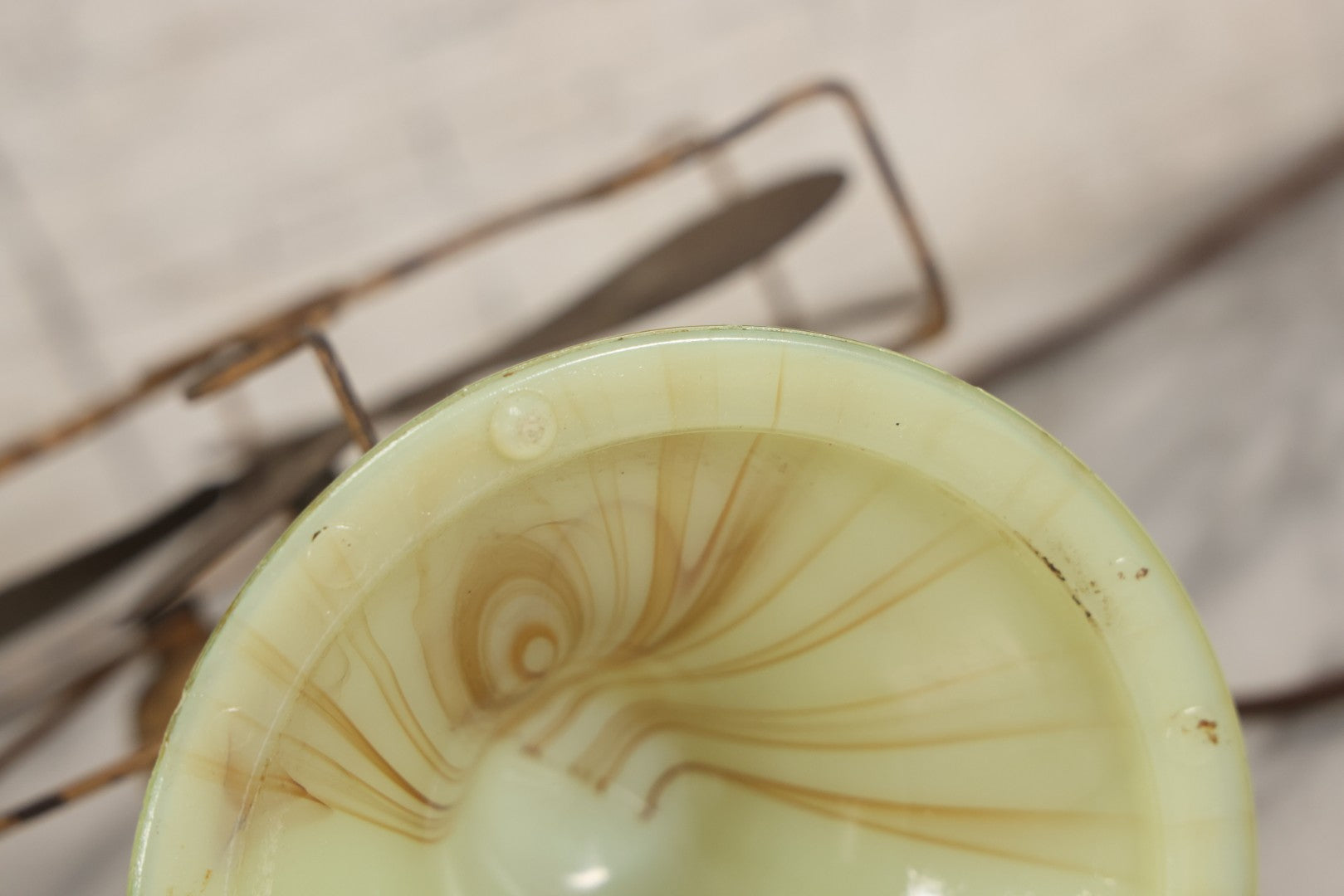 Lot 009 - Vintage Electric Desk Fan With Wavy Wire Cage And Green And Brown Slag Glass Base, Glows Under Black Light, Working Condition, 11-3/4" H
