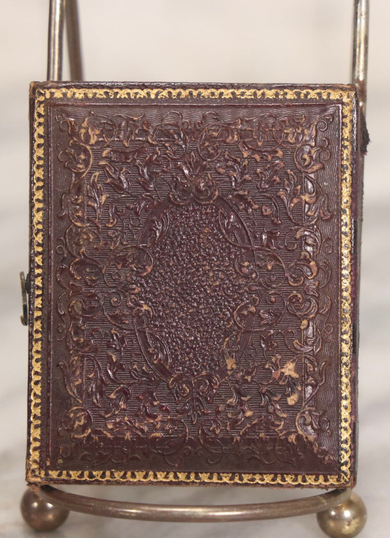 Lot 042 - Antique 1/9th Plate Red Tinted Daguerreotype Photograph Of Pretty Young Woman In Half Leatherette Union Case