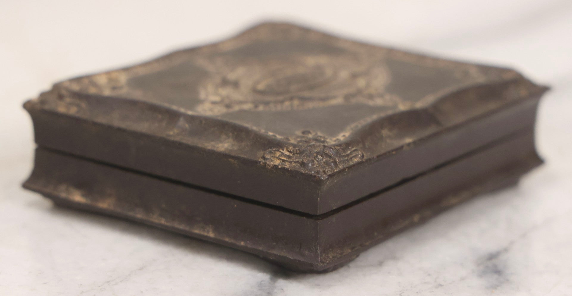 Lot 051 - Pair Of Antique 1/9th Plate Ruby Ambrotype Photographs Of Chubby Young Girl And Older Woman, Possibly Mother And Daughter, In Littlefield, Parsons & Co. Double Thermoplastic Union Case Patented 1856–1857, Note Crack To One Image