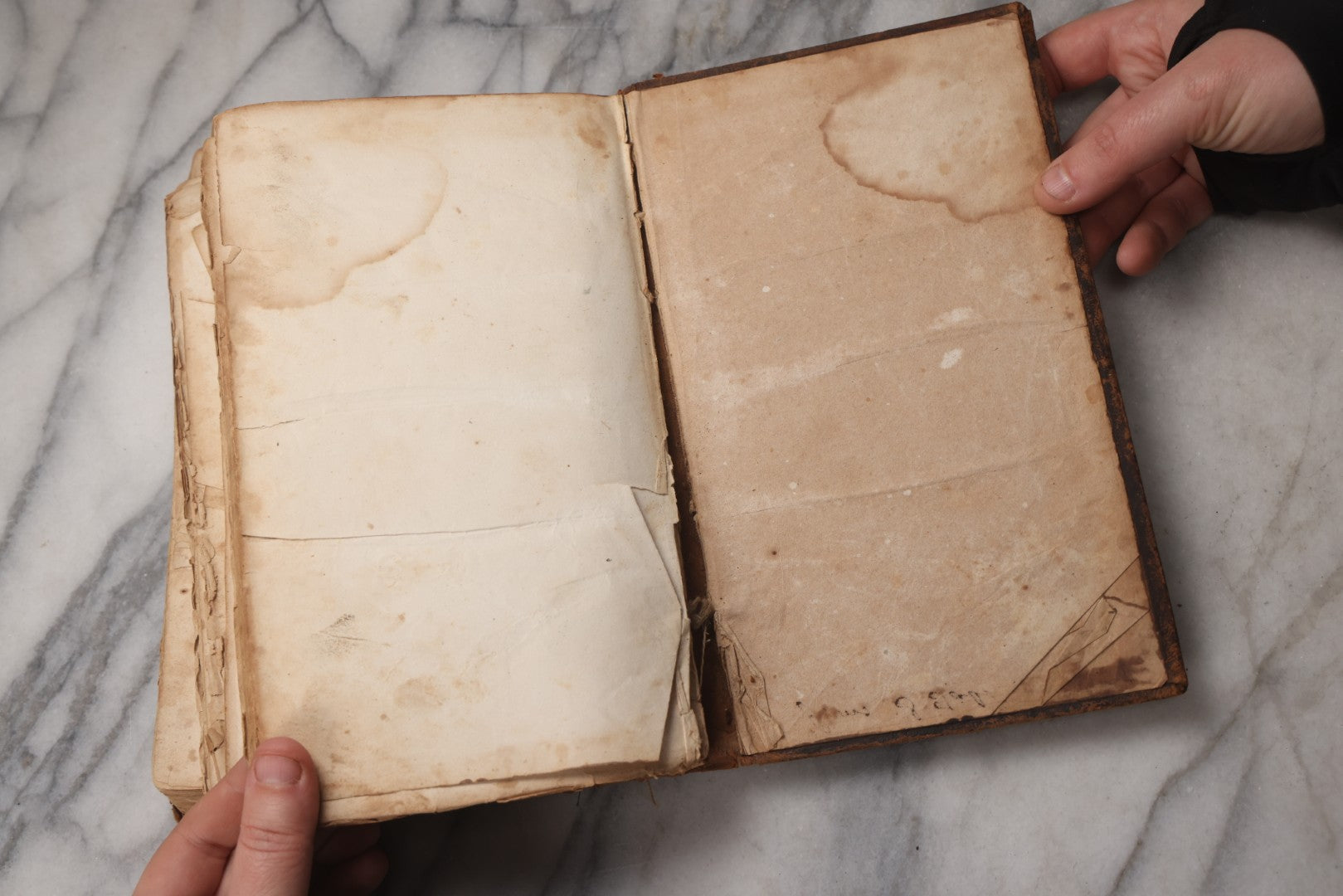 Lot 064 - "Book Of Martyrs; Or, A History Of The Lives, Sufferings, And Triumphant Deaths, Of The Primitive As Well As Protestant Martyrs" Antique Religious Book By Rev. John Fox, Published By E. Hunt, Middletown, 1832