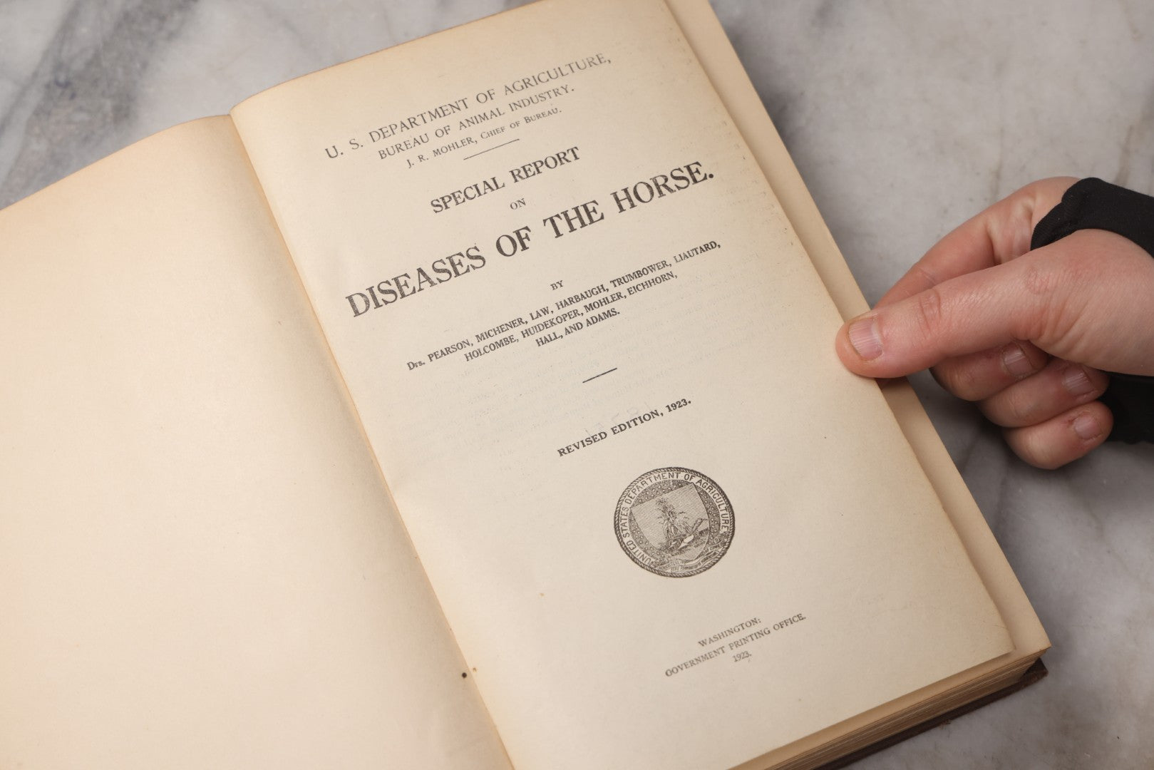 Lot 072 - "Diseases Of The Horse" Antique Veterinary Reference Book, U.S. Department Of Agriculture, Bureau Of Animal Industry, Government Printing Office, Washington, 1923