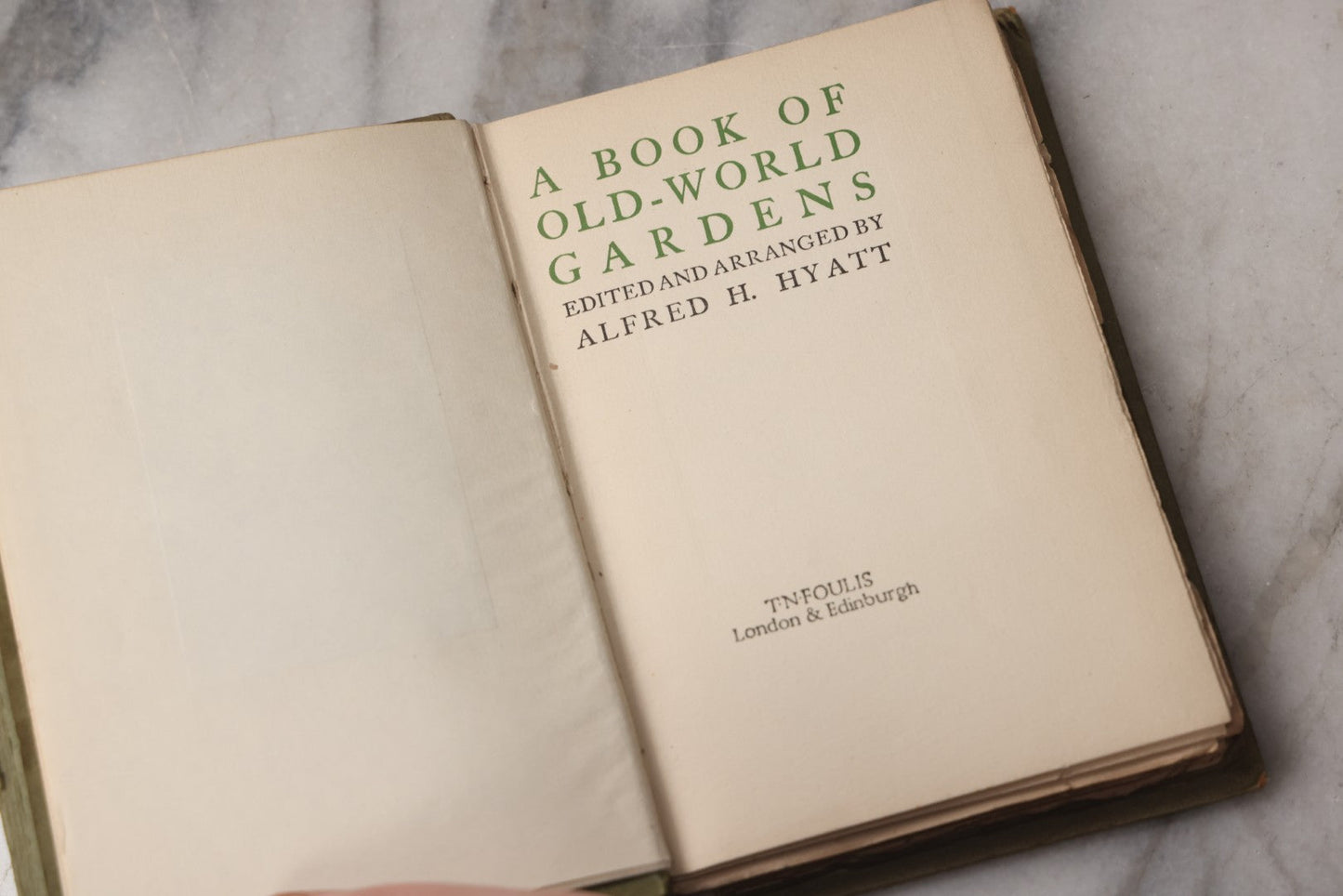 Lot 075 - “A Book Of Old World Gardens” Antique Book Of Gardening Essays Illustrated By Beatrice Parsons, Edited By Alfred H. Hyatt, T. N. Foulis, London & Edinburgh, 1912