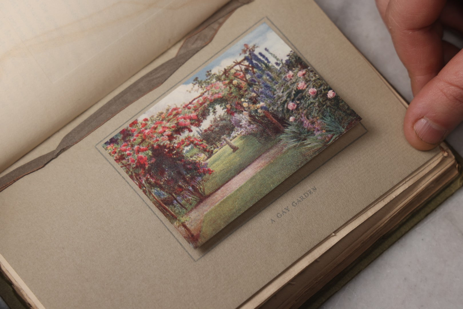 Lot 075 - “A Book Of Old World Gardens” Antique Book Of Gardening Essays Illustrated By Beatrice Parsons, Edited By Alfred H. Hyatt, T. N. Foulis, London & Edinburgh, 1912