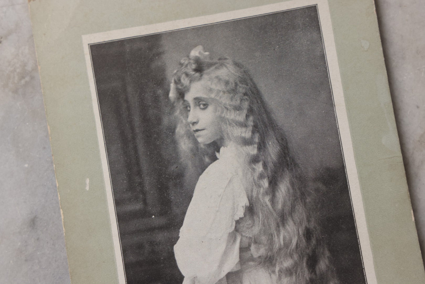 Lot 082 - Antique Photographic Promo Card Of Millie Beland As "Eva" With Stetson's Big Uncle Tom's Cabin Co., Produced By Hennegane Co. Vivi-Photo, Cincinnati