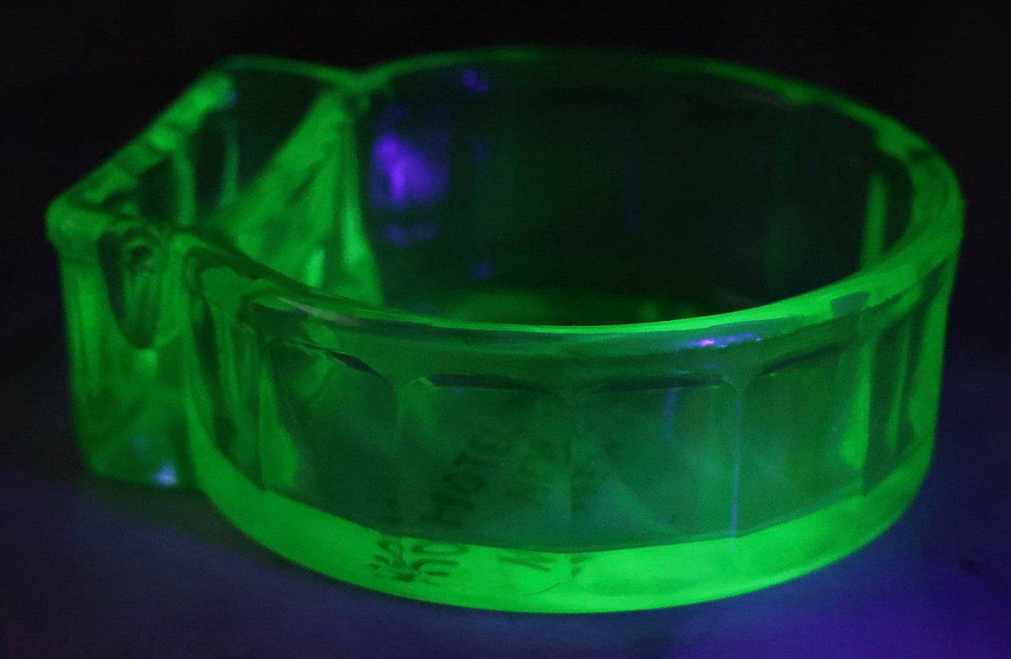 Lot 091 - Vintage Uranium Glass Hotel Dixie, New York Advertising Ashtray With Matchbook Holder, Glows Under Blacklight, Circa 1930